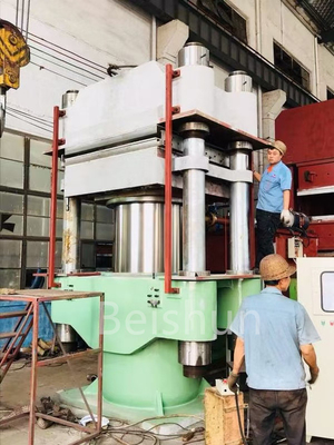 কেনা 1500 টন চাপের রাবার ফেন্ডার হাইড্রোলিক ভুলকানাইজিং ছাঁচনির্মাণ মেশিন কাস্টমাইজড online manufacture
