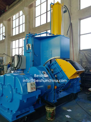 110KW প্রধান মোটর শক্তি ইলেকট্রিক গরম কাটিয়া সিস্টেম এবং 55 লিটার মিশ্রন ক্ষমতা সঙ্গে রাবার Kneader মেশিন