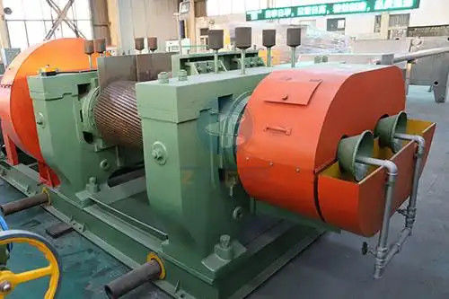 ভালো দাম পিএলসি কন্ট্রোল সহ 110kw টায়ার রিসাইক্লিং উত্পাদনের জন্য রাবার ক্রাশার অনলাইন