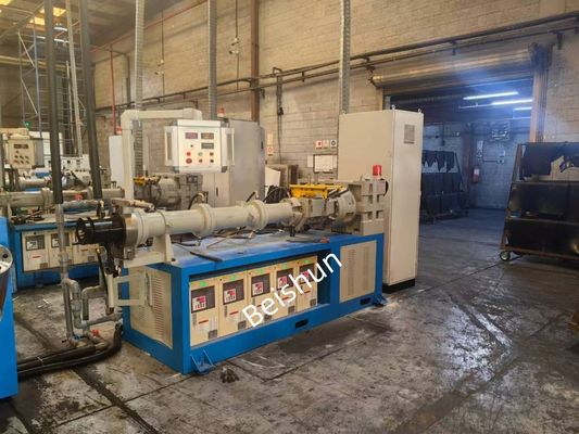 ভালো দাম ১০০ কেজি/ঘণ্টা উৎপাদন ক্ষমতার জন্য ০-৪০০℃ তাপমাত্রা এবং ৯০০-৯৫০ এইচভি স্ক্রু কঠোরতা সহ ইPDM সিলিং স্ট্রিপ উৎপাদন লাইন অনলাইন