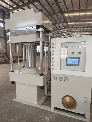 ভালো দাম ৬০০×৬০০মিমি হট প্লেট ১০০টন ক্ল্যাম্পিং ফোর্স রাবার ভালকানাইজিং প্রেস মেশিন পিএলসি কন্ট্রোল সিস্টেম সহ রাবার ব্লক তৈরির জন্য অনলাইন